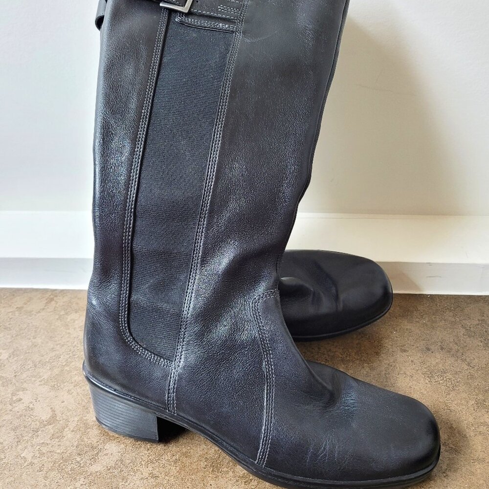 Clarks Black Heeled Boots with Sleek Design, Like New